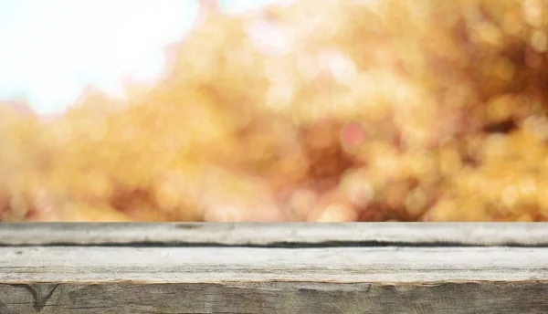 Tom Träbord Med Suddig Naturliga Bakgrund — Stockfoto