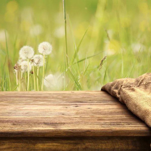 Mesa Madera Vacía Con Fondo Natural — Foto de Stock