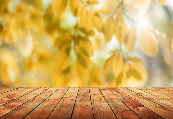 Mesa Madera Vacía Con Fondo Natural Borroso — Foto de Stock