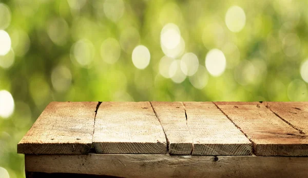 Mesa Madera Vacía Con Fondo Natural Borroso —  Fotos de Stock