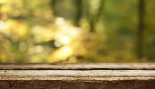 Mesa Madera Vacía Con Fondo Borroso — Foto de Stock