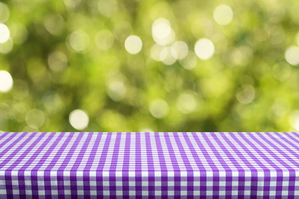 Empty Table Color Checkered Tablecloth Blurred Natural Background — Stock Photo, Image