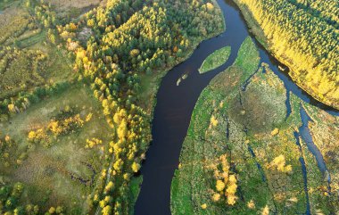 doğal Nehri'nin güzel hava manzaralı