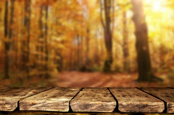 Tavolo Legno Vuoto Con Sfondo Autunno — Foto Stock