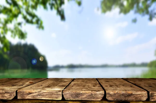 Üres Fából Készült Asztal Homályos Természetes Háttér — Stock Fotó