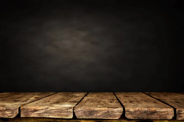 空の茶色の木製テーブルの背景 — ストック写真