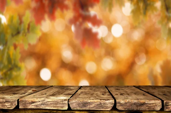 Mesa Madera Vacía Con Fondo Natural Borroso — Foto de Stock