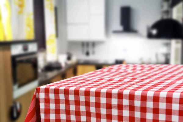 Mesa Vazia Com Cozinha Embaçada Fundo Interior — Fotografia de Stock