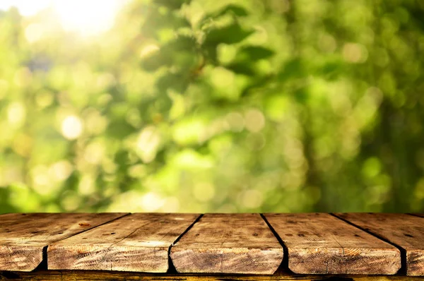 Mesa Vacía Con Fondo Natural Borroso —  Fotos de Stock