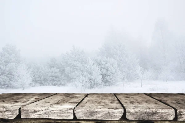 Tavolo Vuoto Con Sfondo Naturale Sfocato — Foto Stock