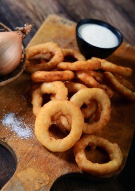 Lezzetli soğan sos ile snack