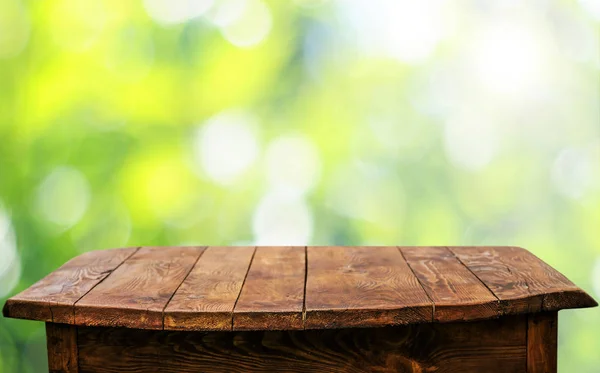 Mesa Madera Vacía Con Fondo Natural Borroso —  Fotos de Stock