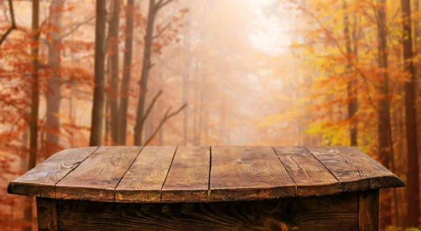 Empty Wooden Table Blurred Natural Background — Stock Photo, Image