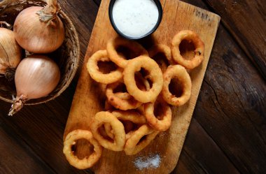 Lezzetli soğan sos ile snack