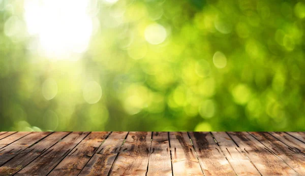 Mesa Madera Vacía Con Fondo Natural Borroso — Foto de Stock