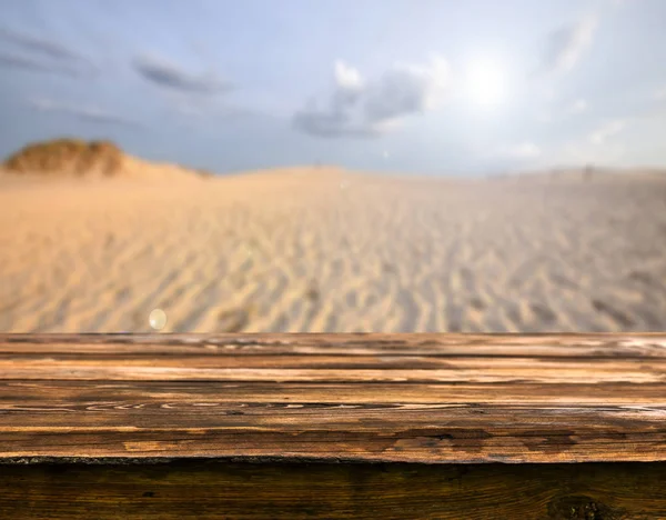 自然背景模糊的空木桌 — 图库照片