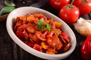 Lezzetli geleneksel Macar yemek letcho