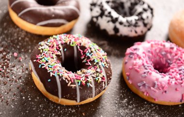 Tatlı ve lezzetli çörekler görünümünü kapat