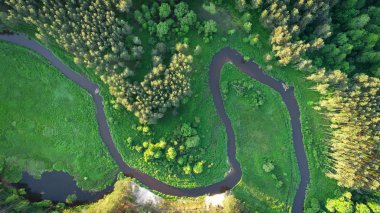 Bahar güzel doğal Nehri'nin havadan görünümü