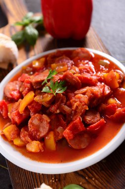 Lezzetli geleneksel Macar yemek letcho