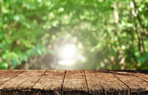 Mesa Madera Vacía Con Fondo Natural Borroso — Foto de Stock