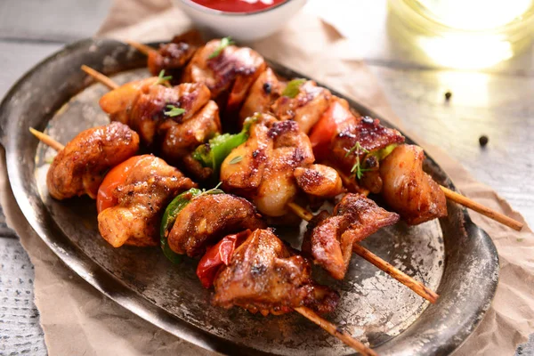 Skewers Delicious Meat Vegetables Table — Stock Photo, Image