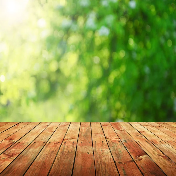 Tavolo Legno Vuoto Con Sfondo Naturale Sfocato — Foto Stock