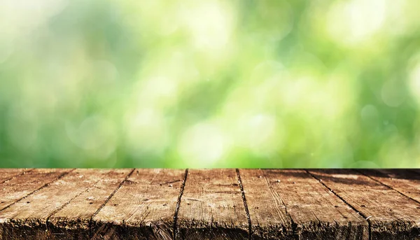 Leerer Holztisch Mit Verschwommenem Hintergrund — Stockfoto