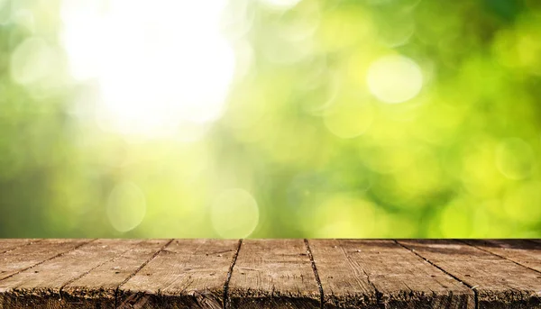 Mesa Madera Vacía Con Fondo Natural Borroso — Foto de Stock