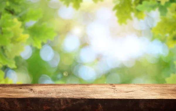 Tom Träbord Med Suddig Naturliga Bakgrund — Stockfoto