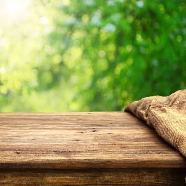 Mesa Madera Vacía Con Fondo Natural Borroso — Foto de Stock