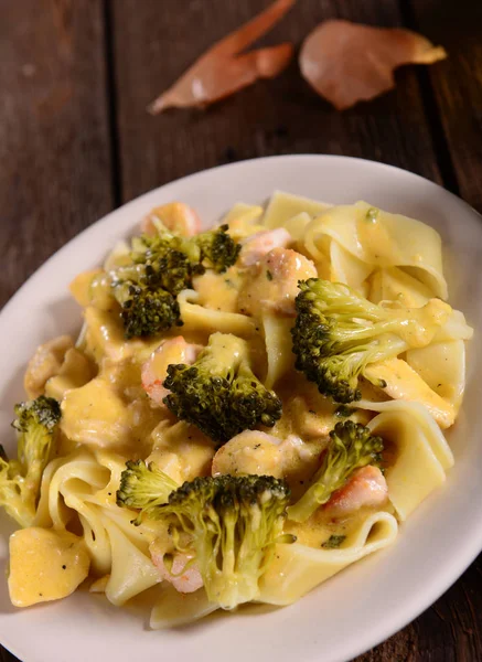 Pasta Con Brócoli Pollo Con Salsa Queso — Foto de Stock