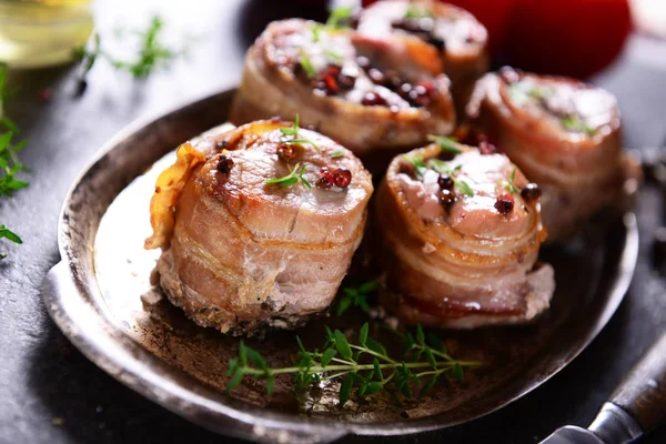 Delicious Meat Chunks Wrapped Bacon — Stock Photo, Image