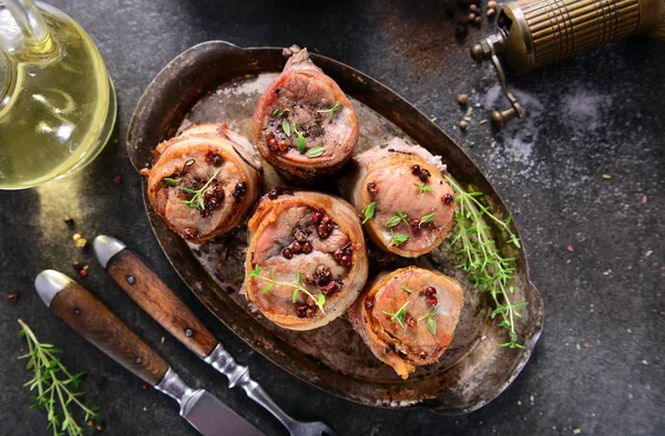 Delicious Meat Chunks Wrapped Bacon — Stock Photo, Image