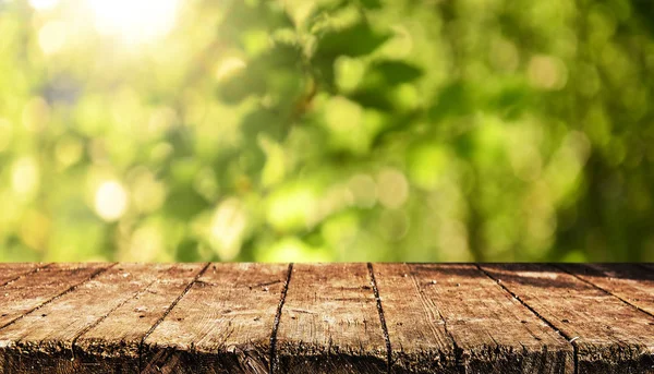 Lege Houten Tafel Met Wazig Natrural Achtergrond — Stockfoto