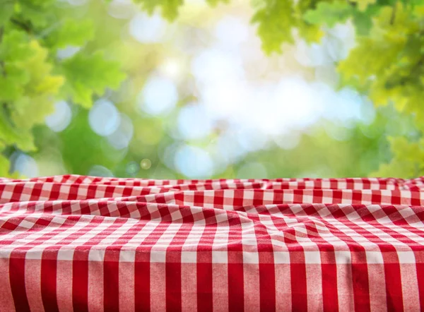 Empty Table Checkered Tablecloth Display Montages — Stock Photo, Image