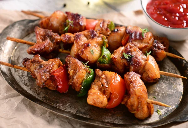 Skewers Delicious Meat Vegetables Table — Stock Photo, Image