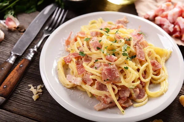 Deliciosa Pasta Carbonara Casera Plato —  Fotos de Stock