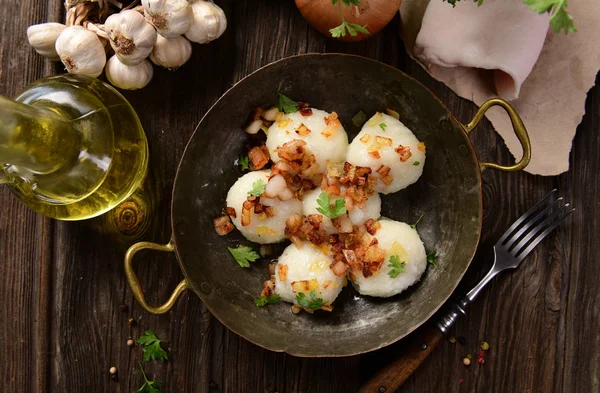 Meat Stuffed Potato Dumplings Fried Onion Greaves Top — Stock Photo, Image