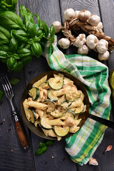 Penne Pasta Witch Chicken Zucchini Cheese Sauce — Stock Photo, Image