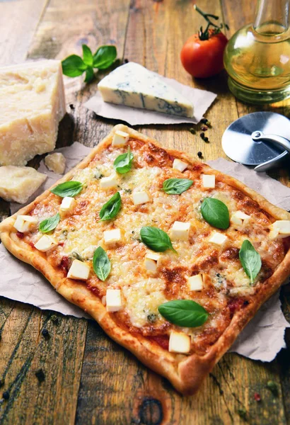 Deliciosa Pizza Casera Cuatro Quesos — Foto de Stock