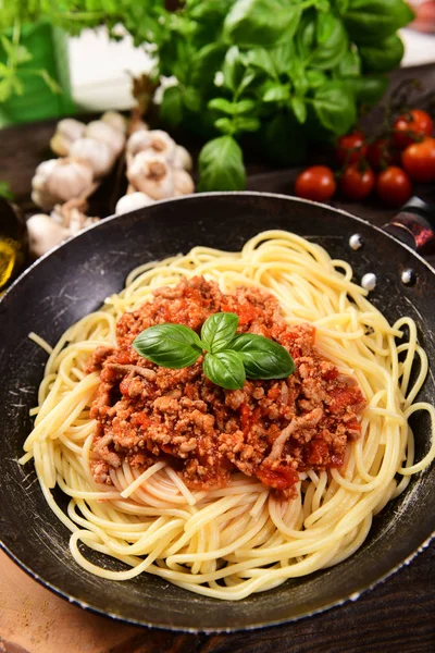 Leckere Hausgemachte Spaghetti Bolognese Aus Nächster Nähe — Stockfoto