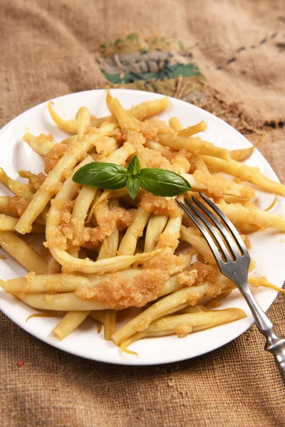 Gelbe Bohnen Mit Butter Und Semmelbröseln — Stockfoto