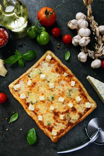 Deliciosa Pizza Casera Cuatro Quesos — Foto de Stock