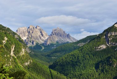 güneşli bir gün itibariyle İtalyanca alps güzel manzara