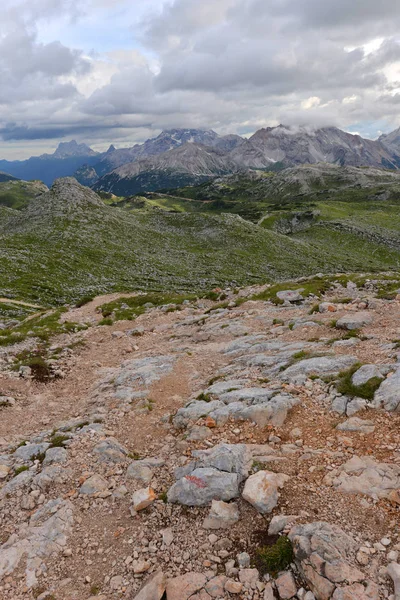 Schöne Landschaft Der Italienischen Alpen Bei Sonnigem Tag — Stockfoto