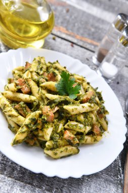 Ispanak ve et ile Penne makarna