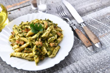 Ispanak ve et ile Penne makarna