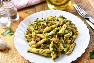 Ispanak ve et ile Penne makarna