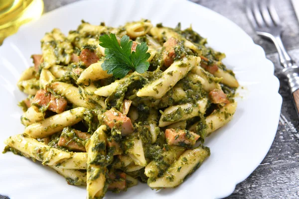 Penne Pasta Spinach Meat — Stock Photo, Image